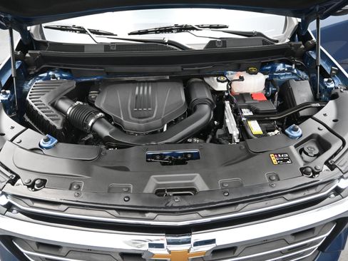 Used 2025 Chevrolet Traverse LT image 23