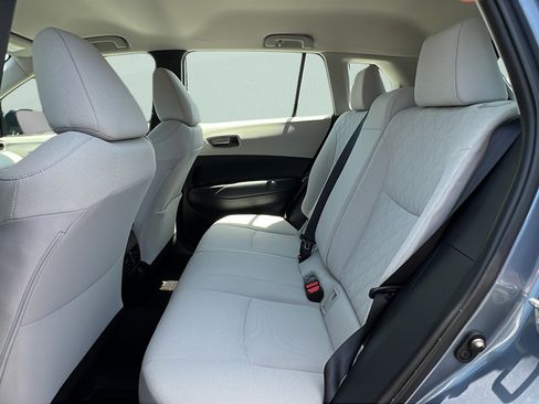 Used 2022 Toyota Corolla Cross L AWD/4WD image 10