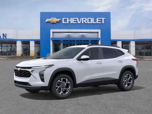 New 2026 Chevrolet Trax LT FWD image 2