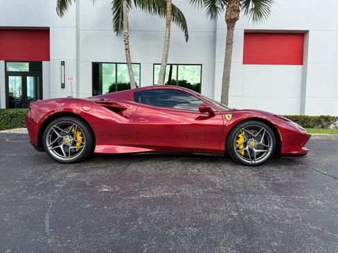 Used 2023 Ferrari F8 Tributo image 21