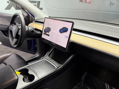 Used 2021 Tesla Model Y Long Range AWD/4WD image 47