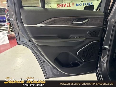 Used 2022 Jeep Grand Cherokee Limited image 28