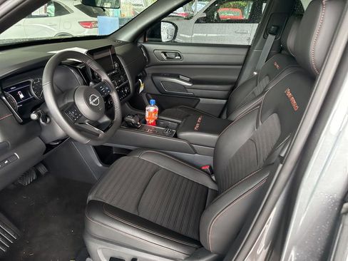 Used 2025 Nissan Pathfinder Rock Creek AWD/4WD image 8