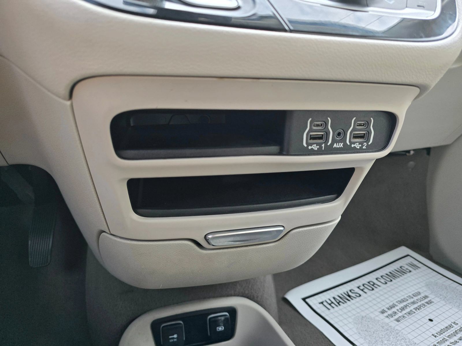 Used 2021 Chrysler Voyager Lxi FWD image 32