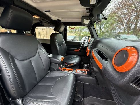 Used 2017 Jeep Wrangler Sahara AWD/4WD image 22