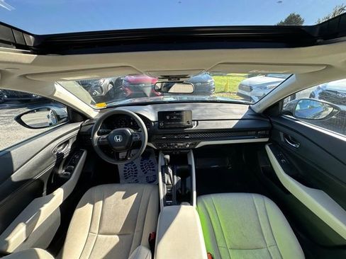 Used 2023 Honda Accord EX image 11