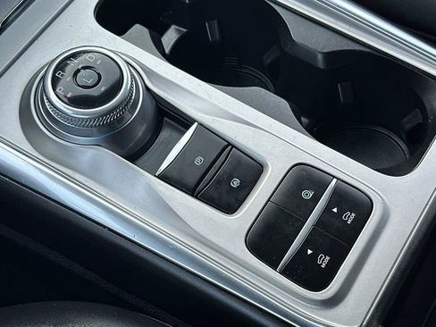 Certified 2022 Ford Explorer XLT w/ Equipment Group 202A image 20