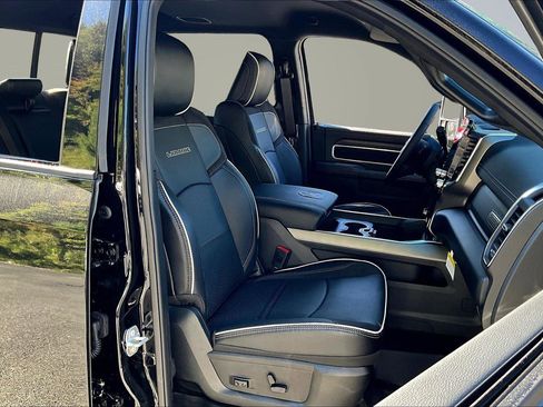 New 2025 RAM 2500 Laramie image 9