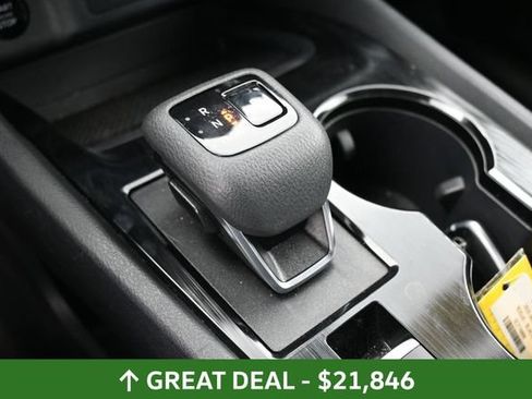 Used 2025 Nissan Rogue SV AWD/4WD image 23