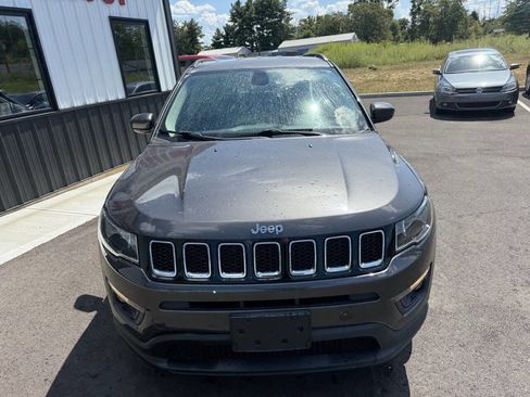 Used 2018 Jeep Compass Latitude w/ Popular Equipment Group image 2