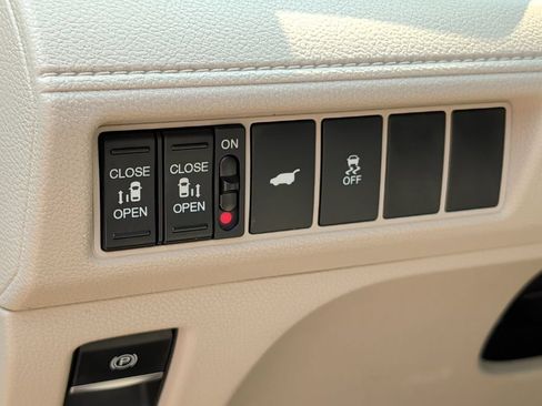 Used 2025 Honda Odyssey EX-L image 14