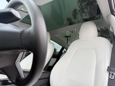 Used 2020 Tesla Model 3 Standard Range Plus image 8