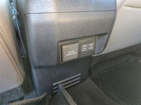 Used 2025 Toyota Tacoma TRD Off-Road image 15