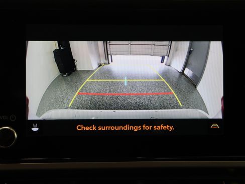 Used 2025 Toyota Camry LE FWD image 21