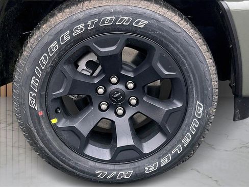 New 2026 RAM 1500 4x4 Crew Cab image 33