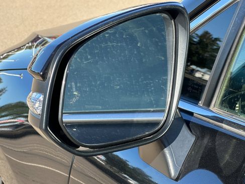 Used 2022 Toyota Venza LE image 55