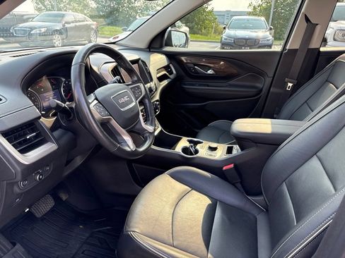Used 2020 GMC Terrain Denali w/ Denali Premium Package FWD image 9