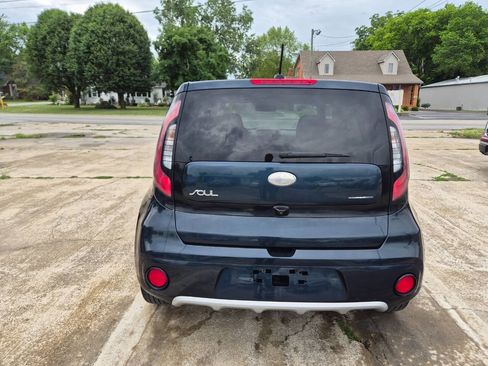 Used 2018 Kia Soul + FWD image 8