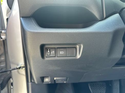 Certified 2025 Toyota RAV4 LE AWD/4WD image 32