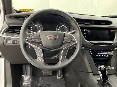 Certified 2025 Cadillac XT5 Sportv w/ Technology Package image 22