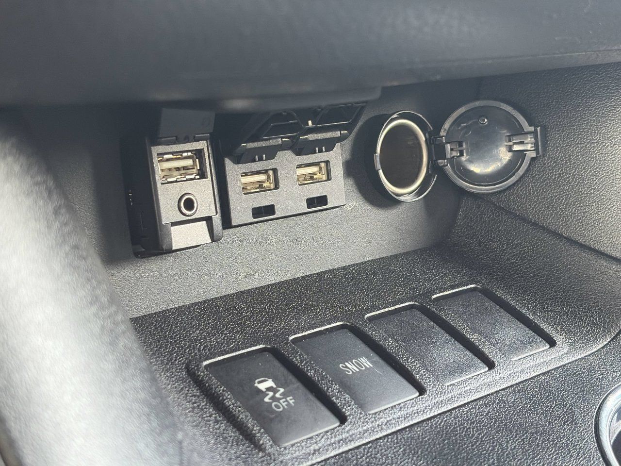 Used 2019 Toyota Highlander Plus FWD image 27
