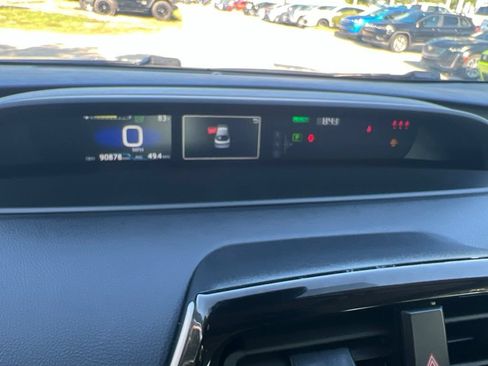 Used 2021 Toyota Prius L Eco FWD image 53