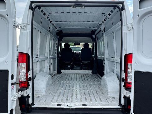 Used 2023 RAM ProMaster 2500 FWD image 16
