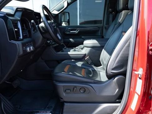 Used 2024 GMC Sierra 2500 AT4 w/ AT4 Premium Plus Package image 17