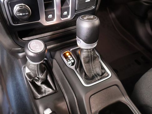 Used 2024 Jeep Wrangler Sport S image 8