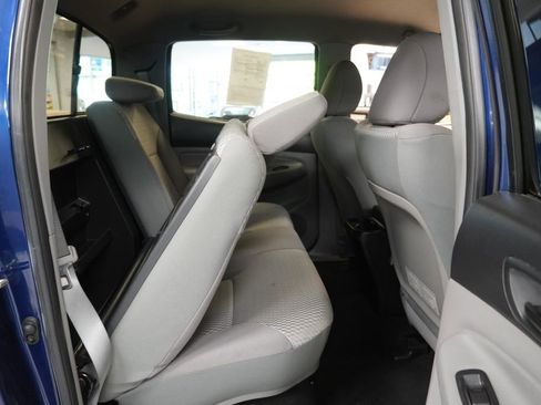 Used 2015 Toyota Tacoma 4x4 Double Cab w/ SR5 Package image 29