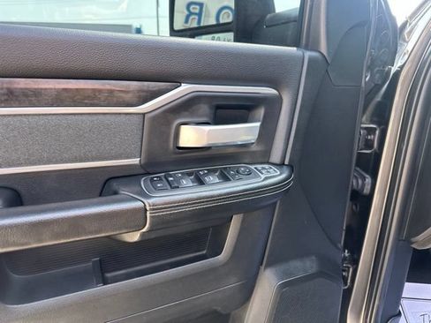 Used 2023 RAM 2500 Big Horn w/ Night Edition AWD/4WD image 35