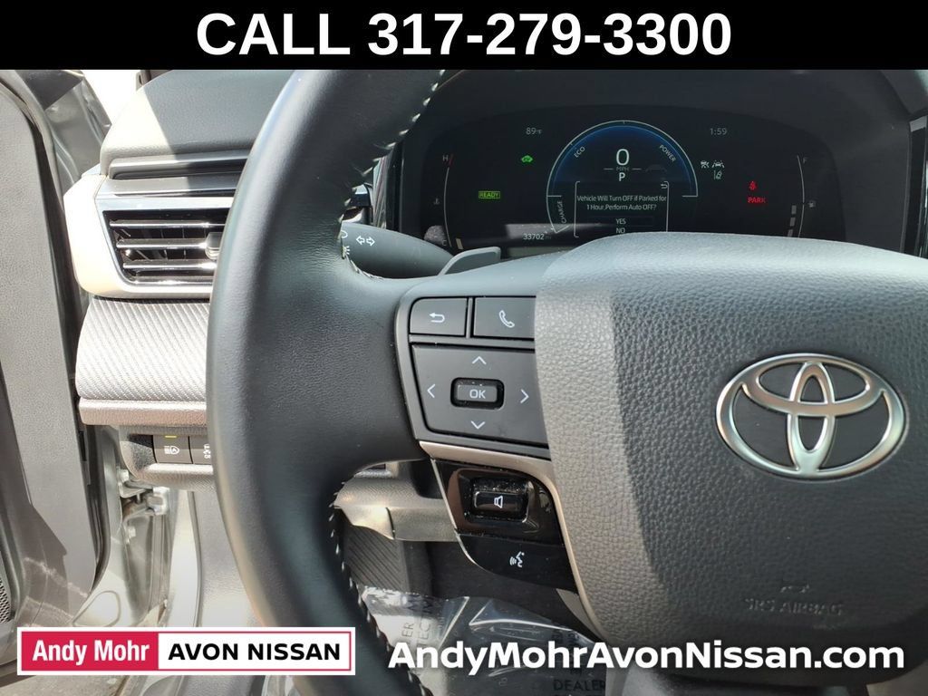 Used 2025 Toyota Camry SE FWD image 27