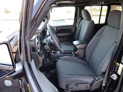 Used 2024 Jeep Wrangler Unlimited AWD/4WD image 9