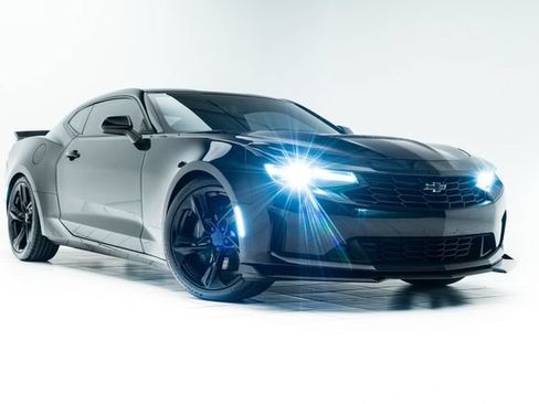 Used 2021 Chevrolet Camaro LT RWD image 5