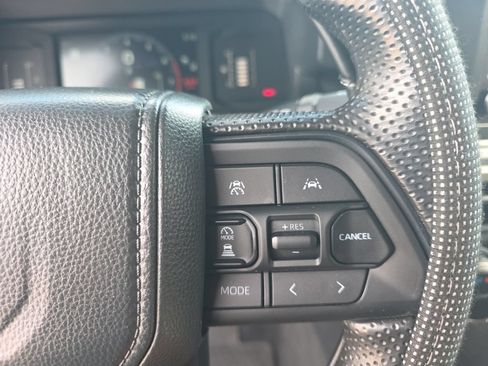 Certified 2025 Toyota Tacoma SR5 AWD/4WD image 19