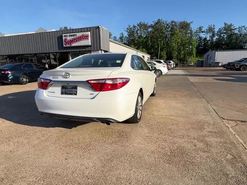 Used 2015 Toyota Camry SE FWD image 6
