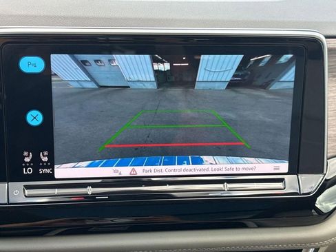 Used 2024 Volkswagen Atlas SEL AWD/4WD image 26