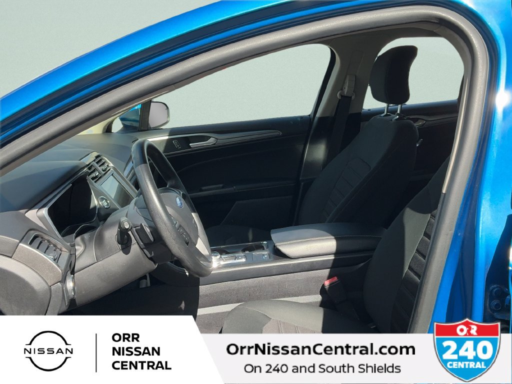 Used 2019 Ford Fusion SE FWD image 17