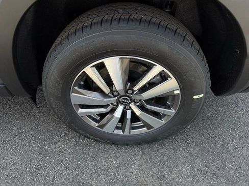 New 2026 Nissan Pathfinder SL image 9