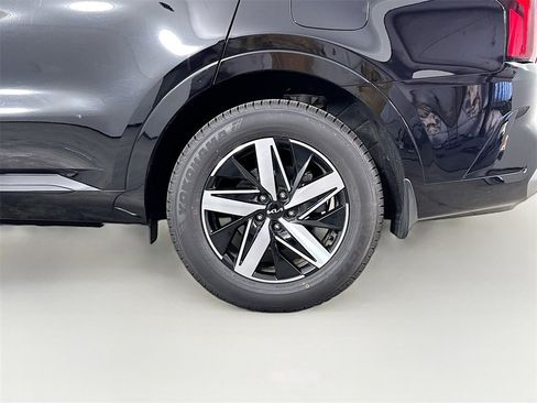 Used 2022 Kia Sorento S image 32