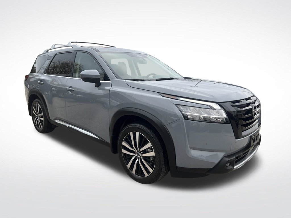 Certified 2024 Nissan Pathfinder Platinum w/ Lighting Package (N92) AWD/4WD image 3