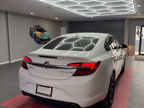 Used 2017 Buick Regal Sport Touring FWD image 7