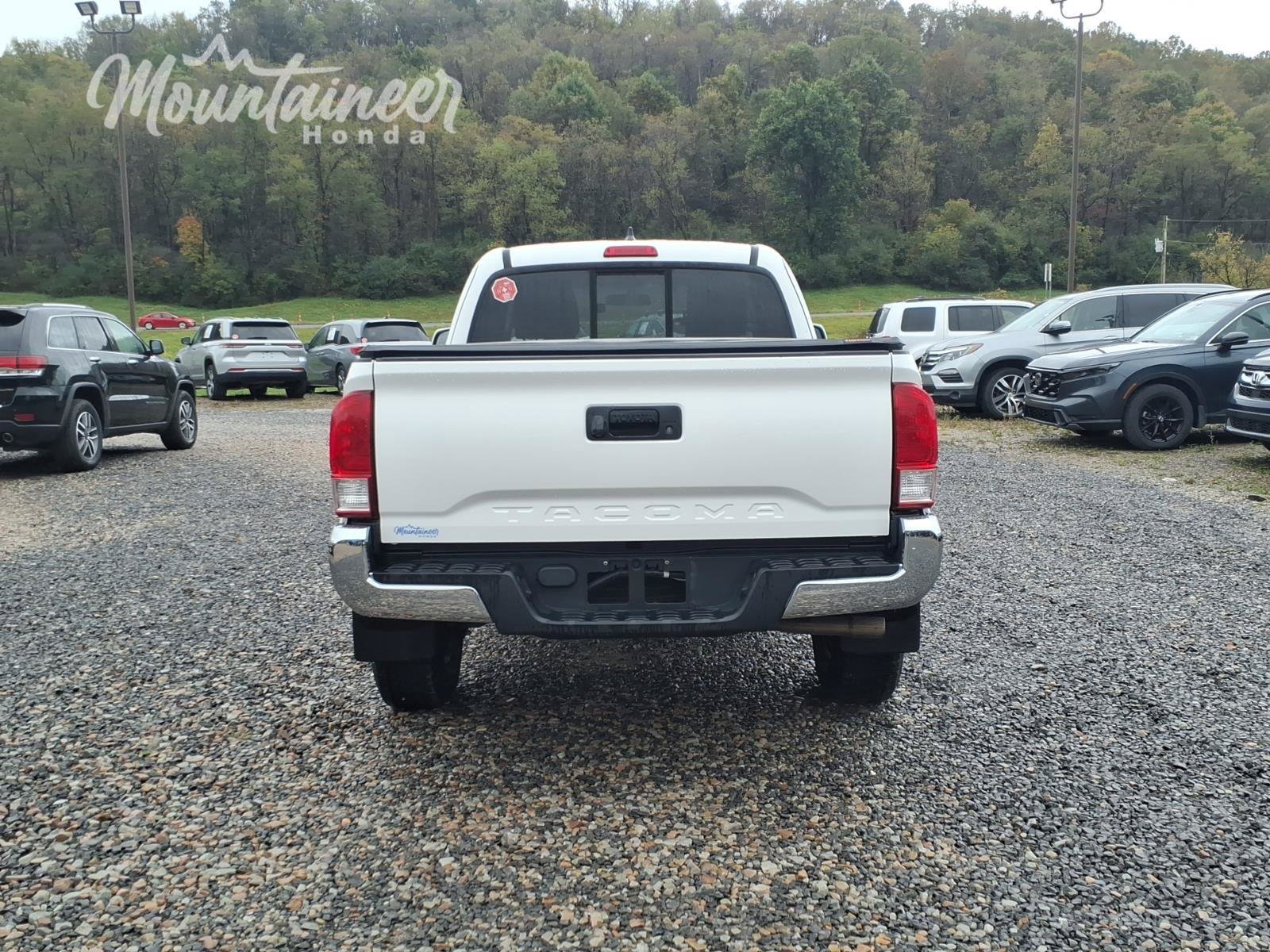 Used 2016 Toyota Tacoma SR5 RWD image 6