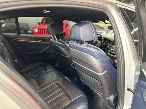 Used 2019 BMW 540i xDrive w/ Convenience Package AWD/4WD image 18