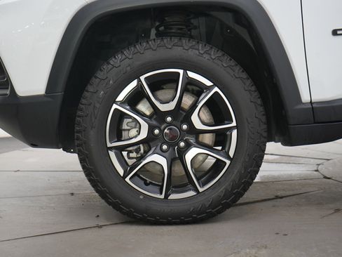 Used 2025 Jeep Compass Trailhawk AWD/4WD image 27