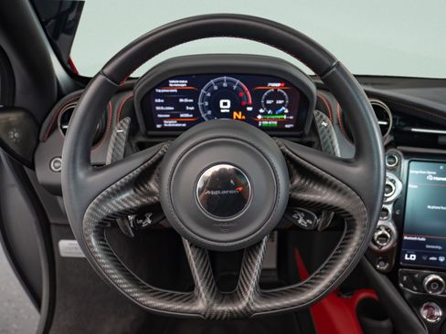 Used 2018 McLaren 720S Performance RWD image 13