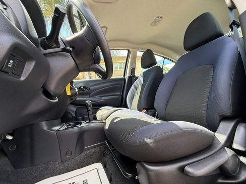 Used 2012 Nissan Versa SV FWD image 28