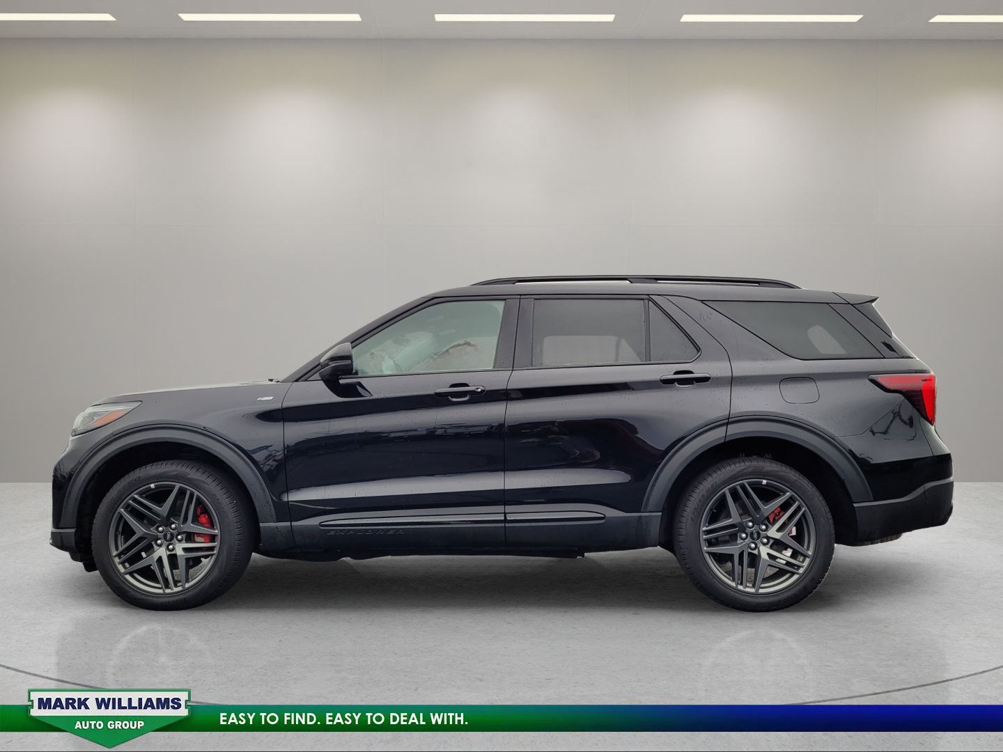 Used 2025 Ford Explorer ST-Line w/ ST-Line Street Pack AWD/4WD image 7