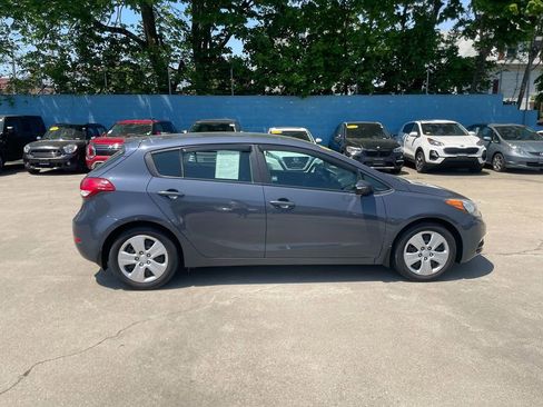 Used 2016 Kia Forte LX FWD image 4