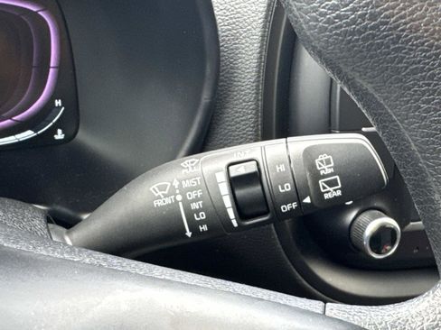Used 2023 Kia Soul LX FWD image 19